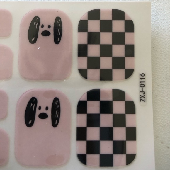 🦶🏽2/$8 Adorable blush and black puppies and checkers toe nail wraps - Picture 3 of 7